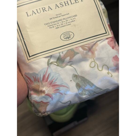 VTG New Laura Ashley Melrose pillowcases floral plaid Cottage Core - Picture 6 of 6